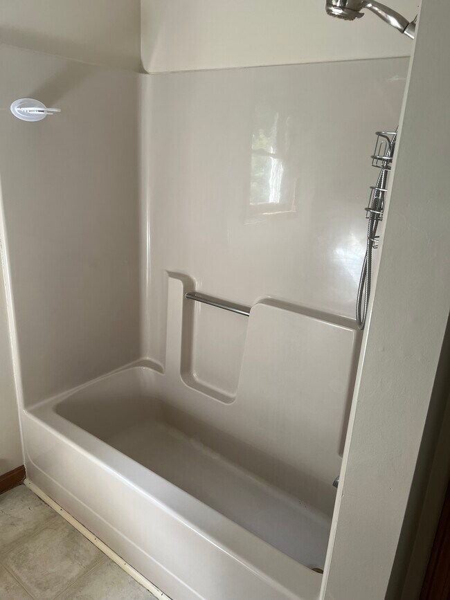 Bathroom Upstairs - 16 Caryn Dr