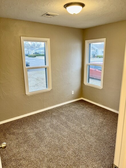 Building Photo - 301 E Rickenbacker Dr