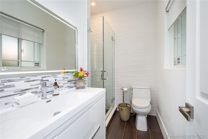 Building Photo - 501 SW 19th Rd