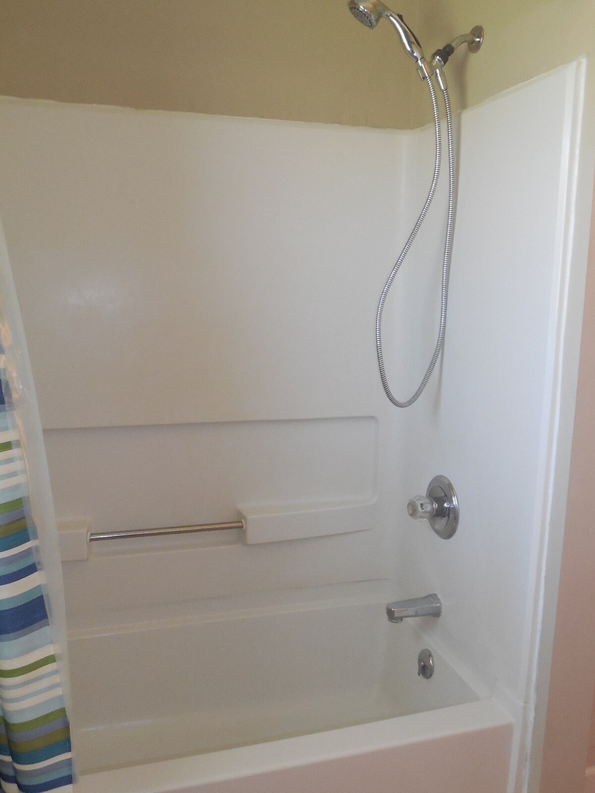 Building Photo - 2021 Stratford Rd