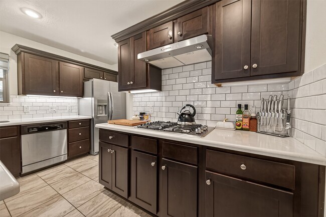 Building Photo - 6546 Grapevine Bend