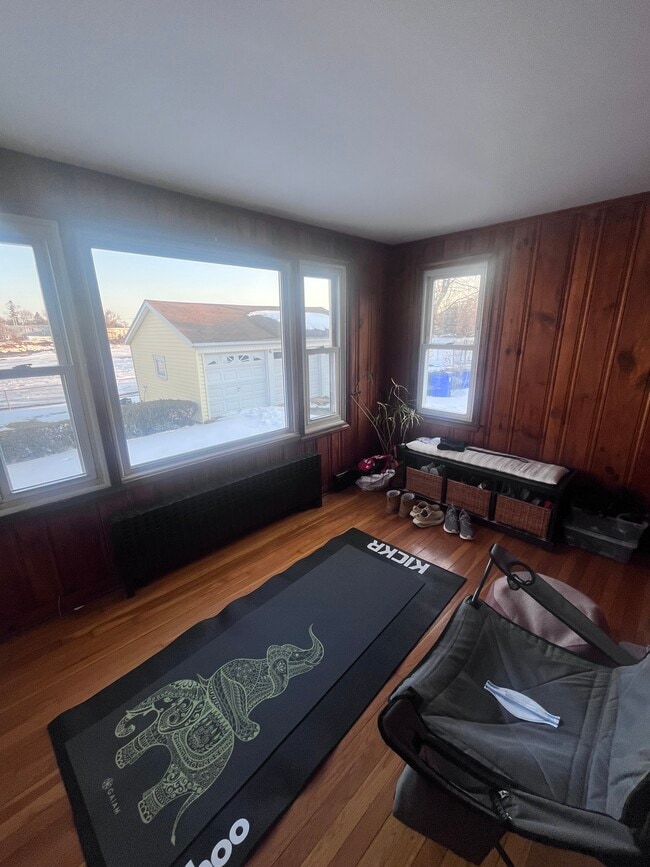 Building Photo - 96 Kenwood Ave