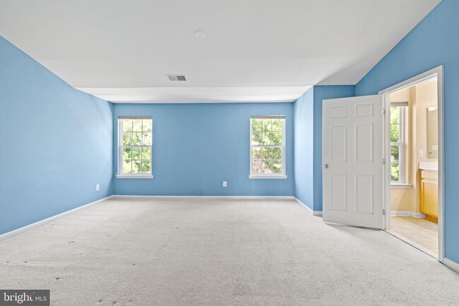 Building Photo - 261 Tall Trees Cir