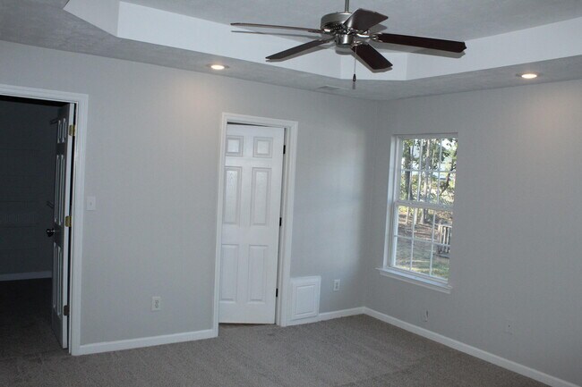 Building Photo - 789 Michelle Ct