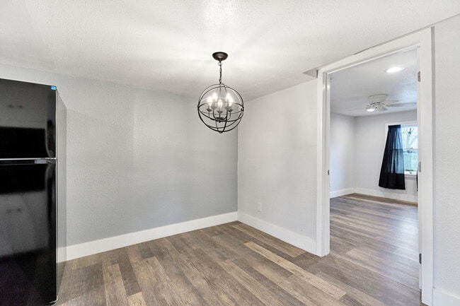 Building Photo - 480 N Rio Vista Ave