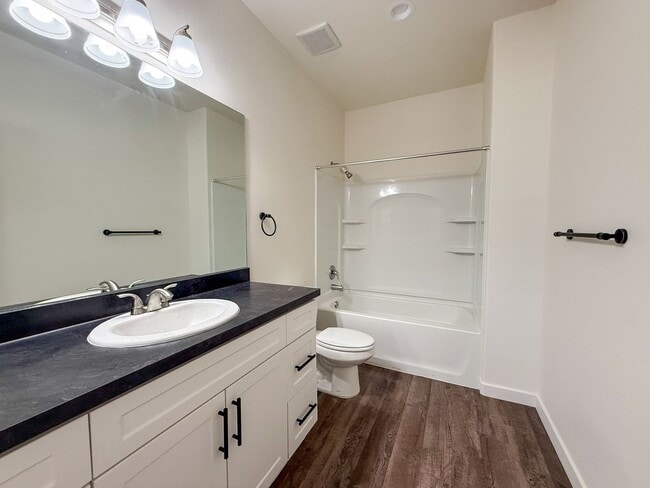 Building Photo - 29 Palms Home with Solar