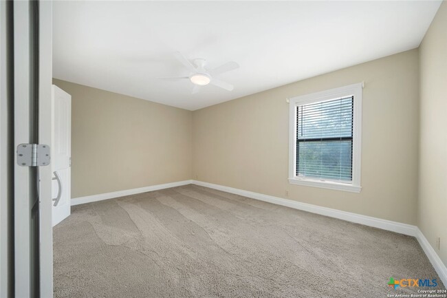 Building Photo - 1043 Barbara Dr