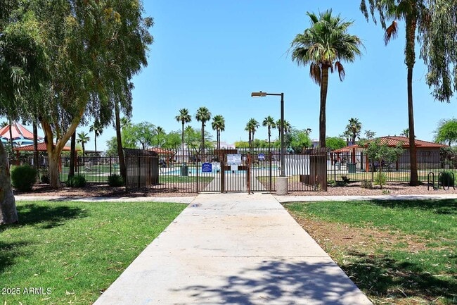 Building Photo - 29932 N Palo Verde Dr