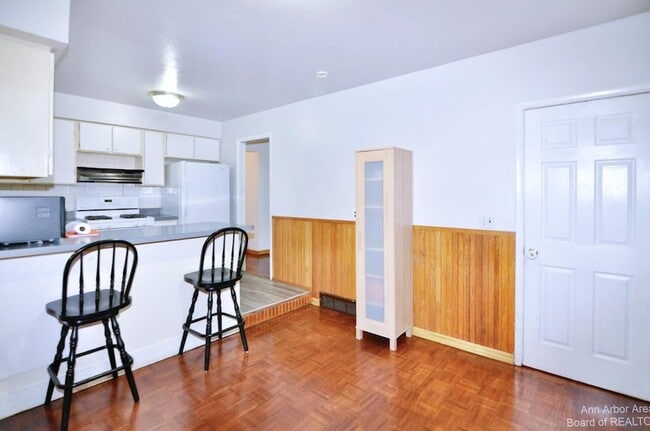 Building Photo - 8807 Tavistock Dr