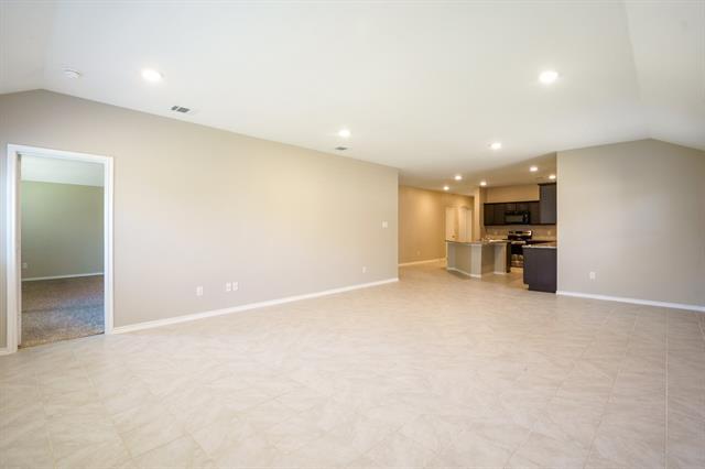 Building Photo - 806 Meadow Wood Ln