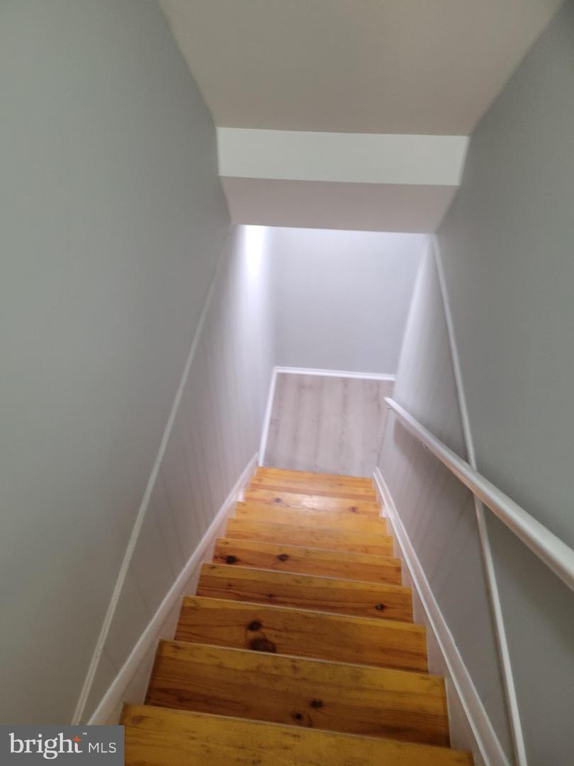 Building Photo - 630 Kingston Rd