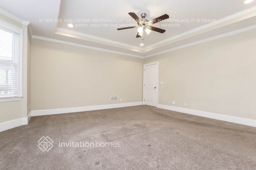 Building Photo - 215 Montana Way