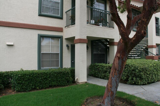 Building Photo - 10830 Sabre Hill Dr #201