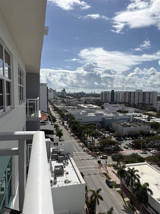 Building Photo - 6917 Collins Ave