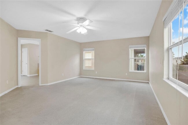 Building Photo - 2615 Lakemoor Dr
