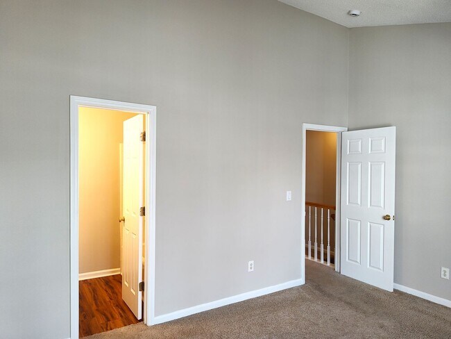 Building Photo - Cozy, 2 story, 2 bedroom, 2.5 bath Townhome Located in the Melrose Community!