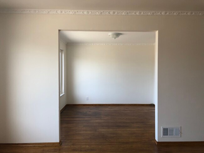 Building Photo - 2233 Taraval St