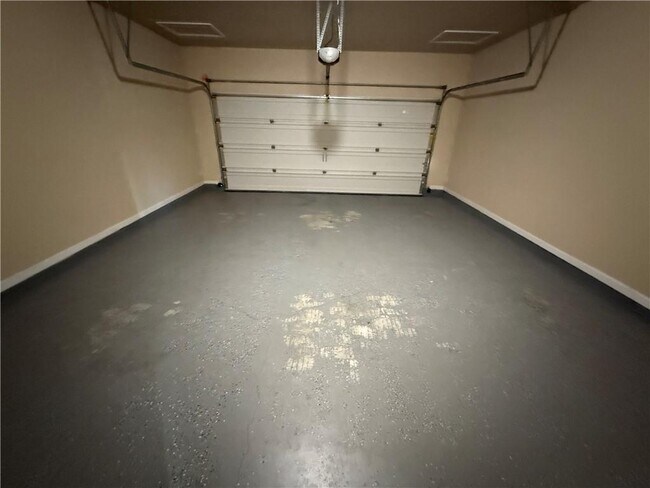 Building Photo - 480 Meadow Hill Dr