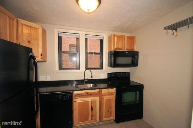 Primary Photo - 2 br, 1 bath Apartment - 773 Shady Drive East