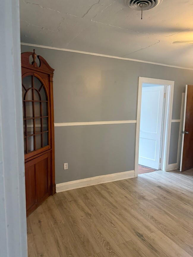 Building Photo - 519 W Liberty Ave
