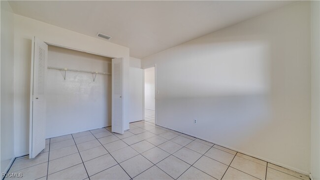 Building Photo - 107 SW 16th Terrace