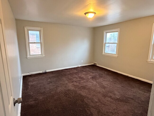 Building Photo - Updated Detroit home now available!