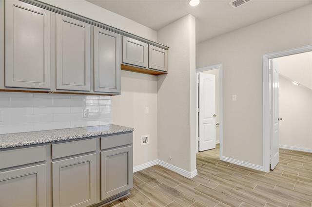 Building Photo - 3737 Malibu Dr