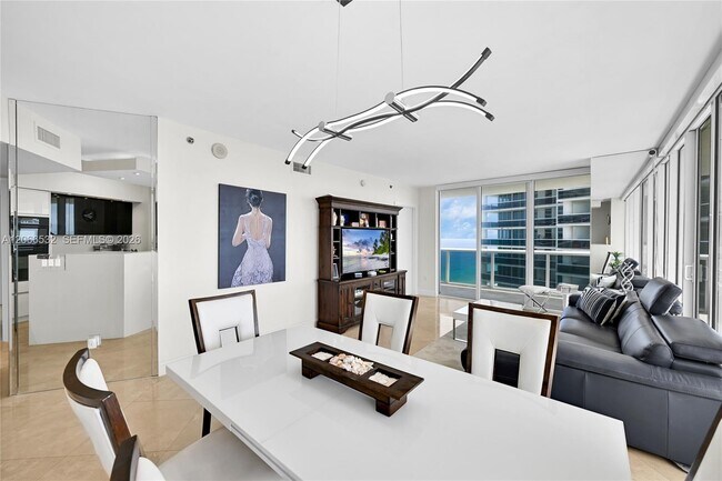 Building Photo - 1830 S Ocean Dr