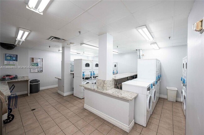 Building Photo - 850 N Miami Ave