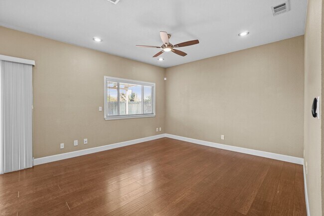 Building Photo - 743 Calico Trail
