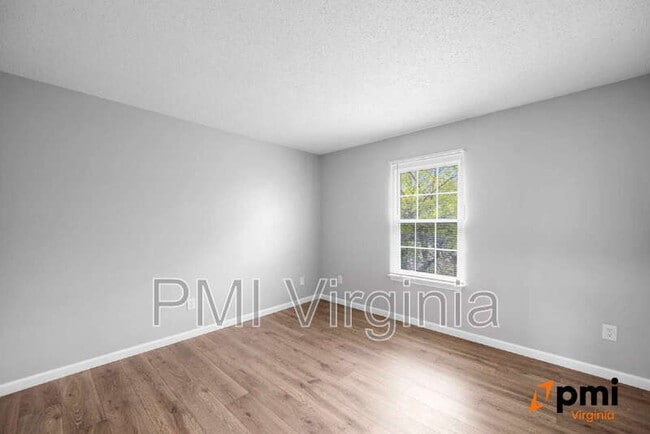 Building Photo - 631 Bluff Ct