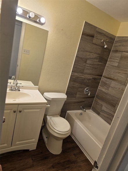 Building Photo - 2502 Coulee St