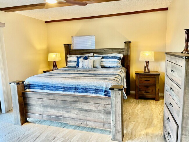 Building Photo - Furnished Beach front House in OB One Month Minimum Rental