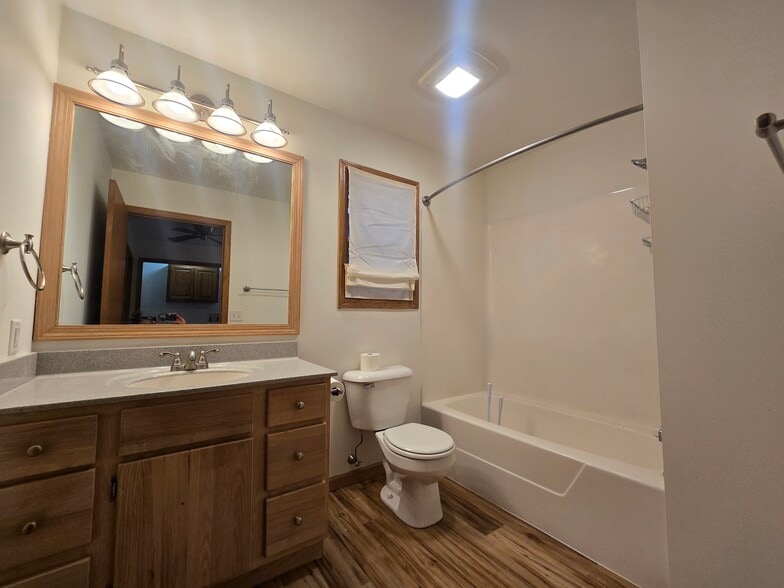 2nd floor bathroom - 1640 Terrill St