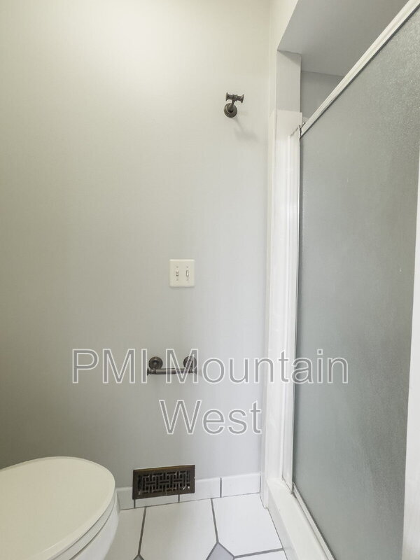 Building Photo - 1123 S 1500 E