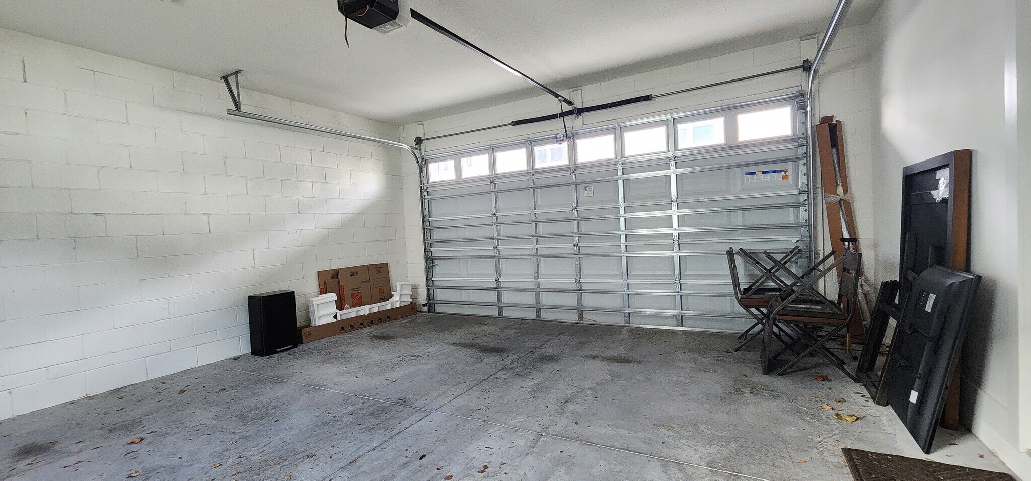 2 Car Garage - 2027 Peel Ave