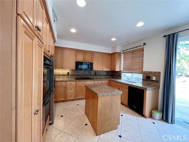 Building Photo - 11 Lynnfield