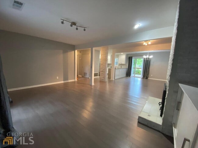 Building Photo - 279 Quail Run