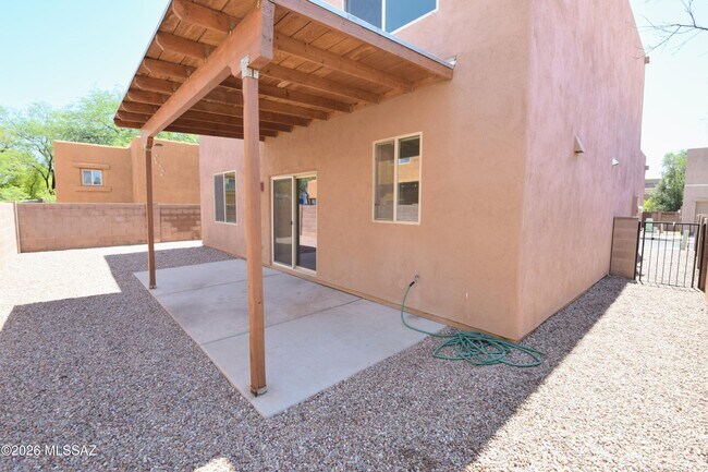 Building Photo - 2926 N Cardell Cir