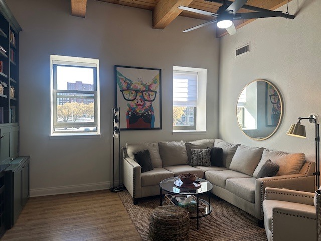 Building Photo - 609 Central St