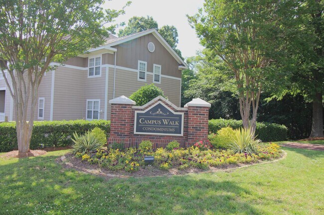 Building Photo - Minutes from UNCC Campus