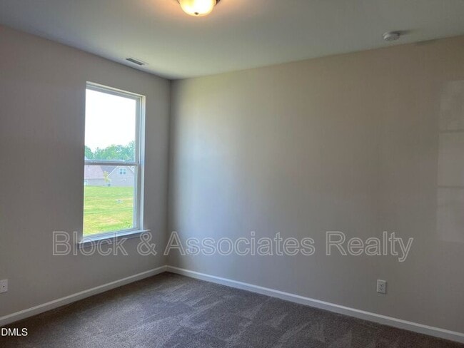 Building Photo - 262 Streamliner Blvd