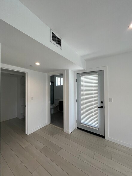 Building Photo - 248 N Dillon St