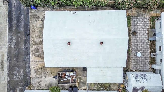 Building Photo - 604 SW 6th Ave