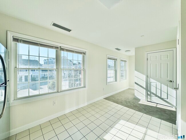 Building Photo - 54 Fairgate Dr