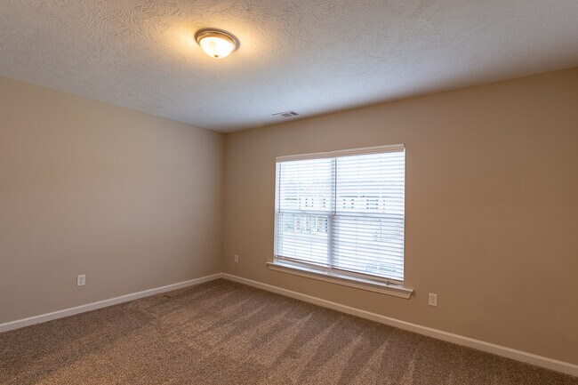 Building Photo - 453 Arrowwood Dr