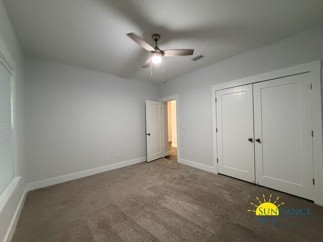 Building Photo - Spacious 5-Bedroom Home in Northern Pines, Fort Walton Beach!