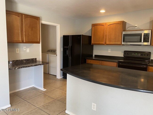 Building Photo - 45501 W Guilder Ave