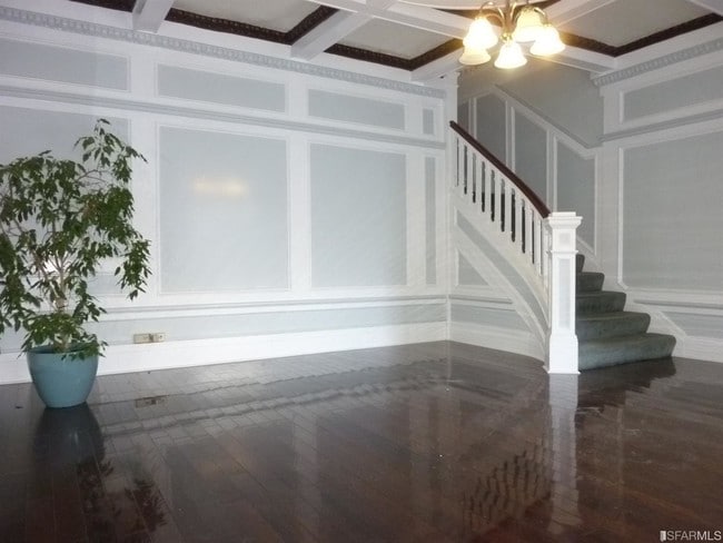 Building Photo - 1111 Jones St