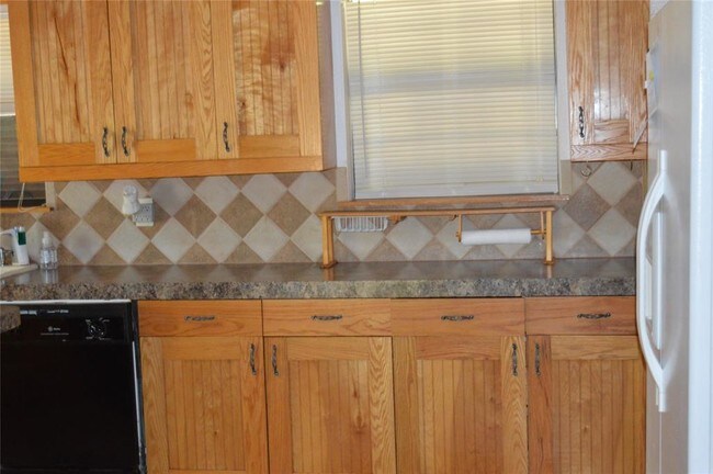 Building Photo - 160 County Rd 6498